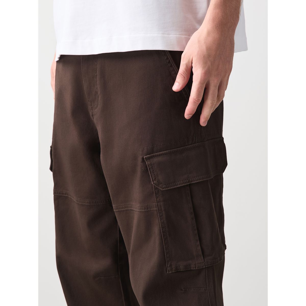 Pantalon cargo stretch en coton marron foncé, NEXT