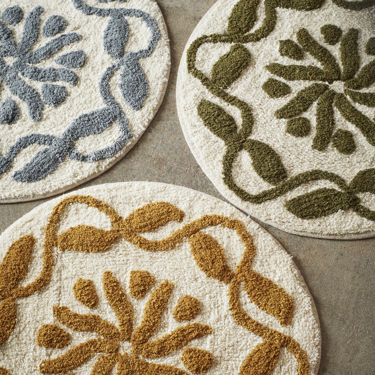 Tapis de bain rond coton tufté bleu, MADAM STOLTZ