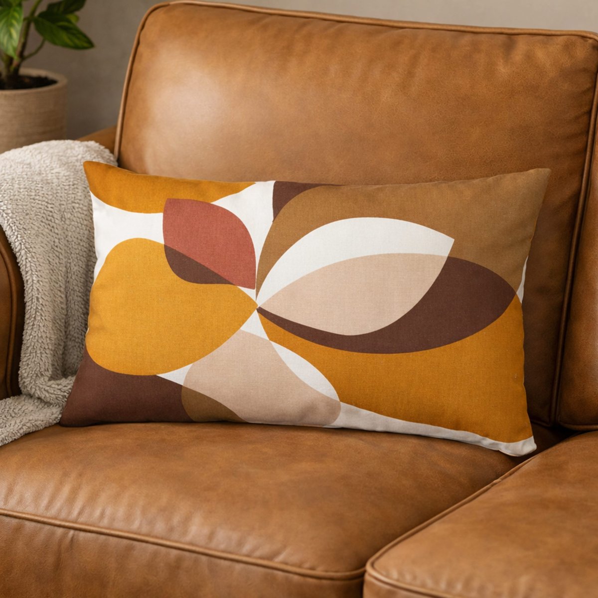 Coussin décoratif rectangulaire en polycoton imprimé géométrique marron, DOUCEUR D'INTÉRIEUR