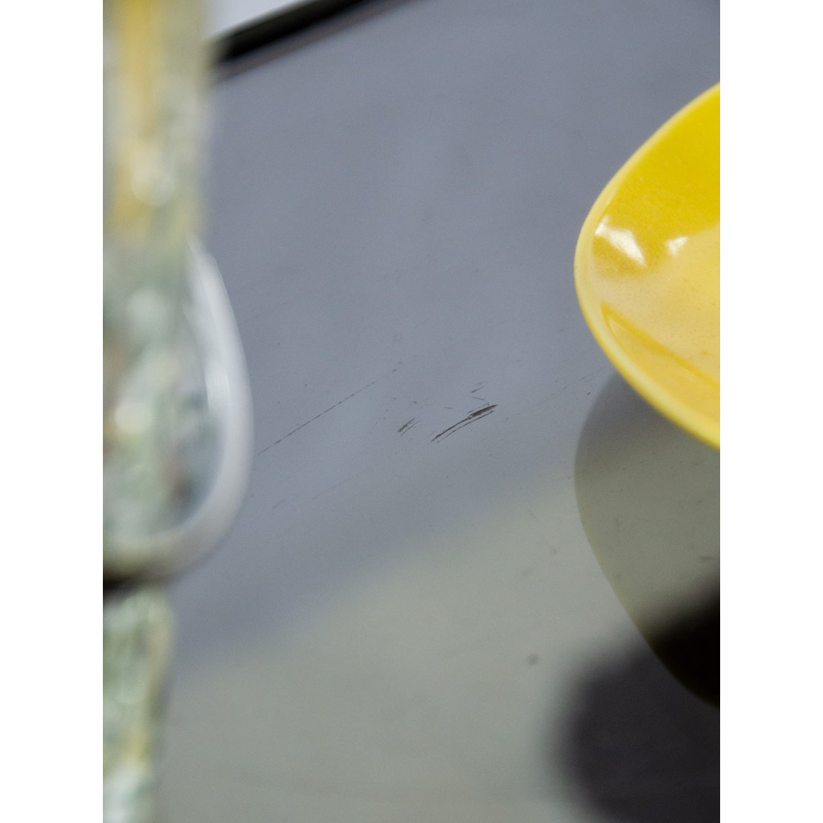 Table d'appoint verre fumé Hanna N°1619 - Bon état transparent, DEBONGOUT