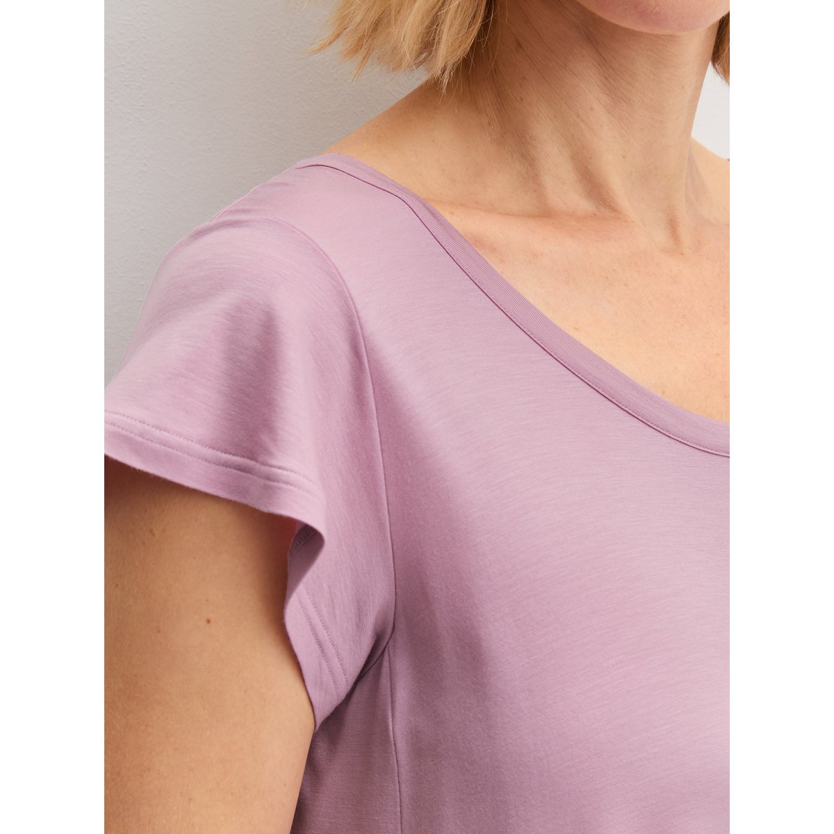 Chemise de nuit à manches courtes, longueur 90 cm manches courtes Modal DEEPSLEEPWEAR BALANCING dawn pink, CALIDA