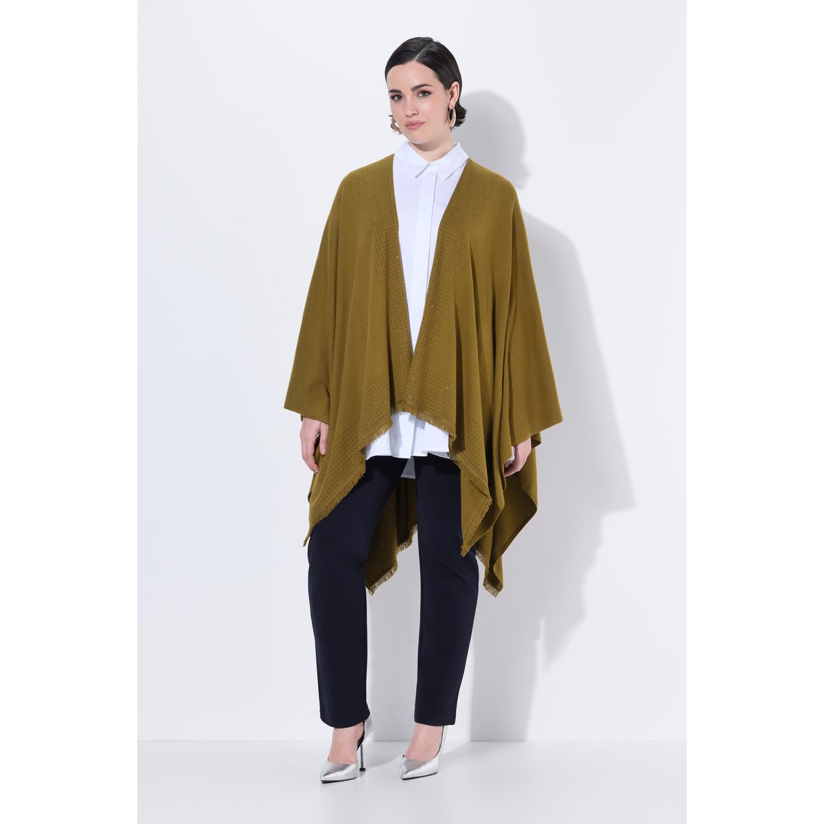 Poncho en maille oversize, coupe ouverte vert olive, ULLA POPKEN
