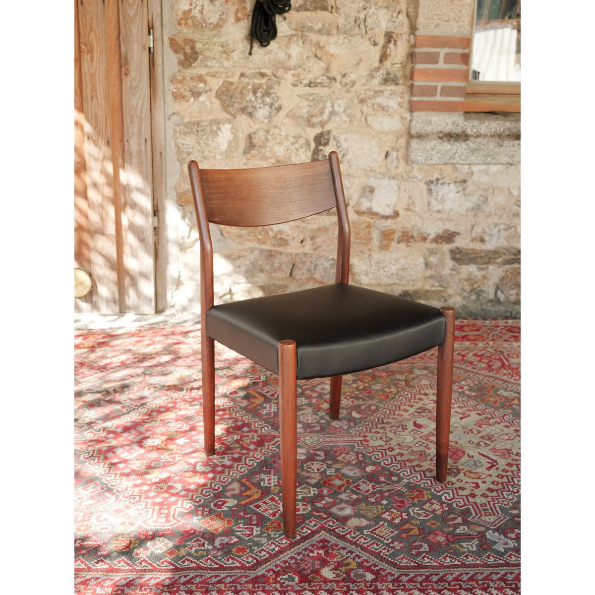 Lot de 4 chaises scandinaves Alma N°1990 - Bon état bois foncé, DEBONGOUT
