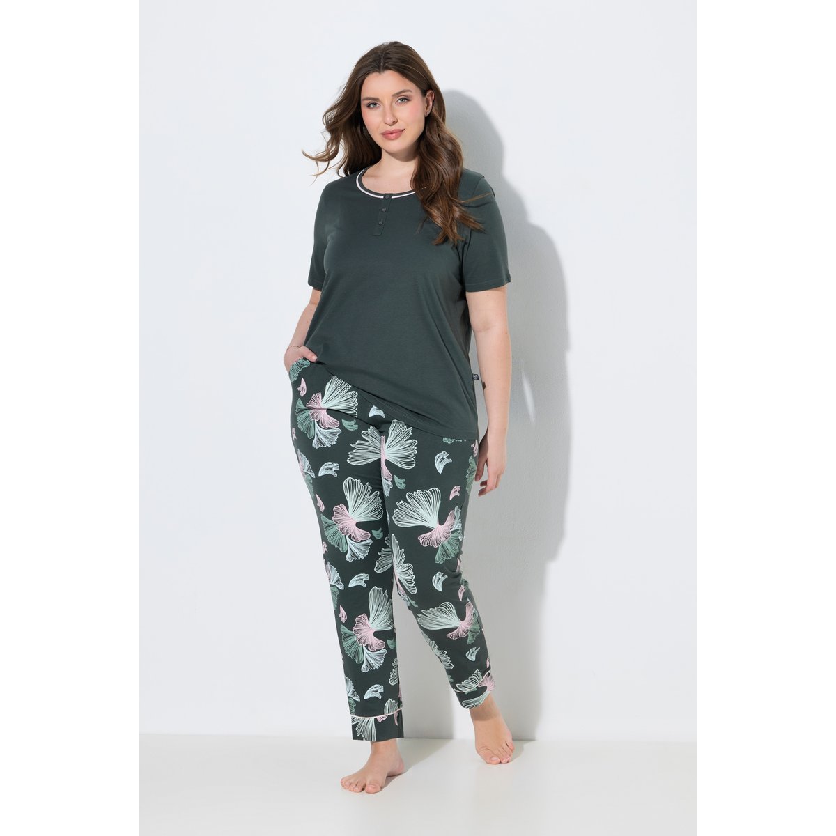 Pyjama motif feuilles de ginkgo gris vert foncé, ULLA POPKEN