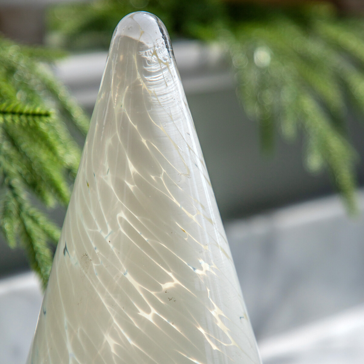 Large White Confetti Glass Tree Decoration white, SO'HOME