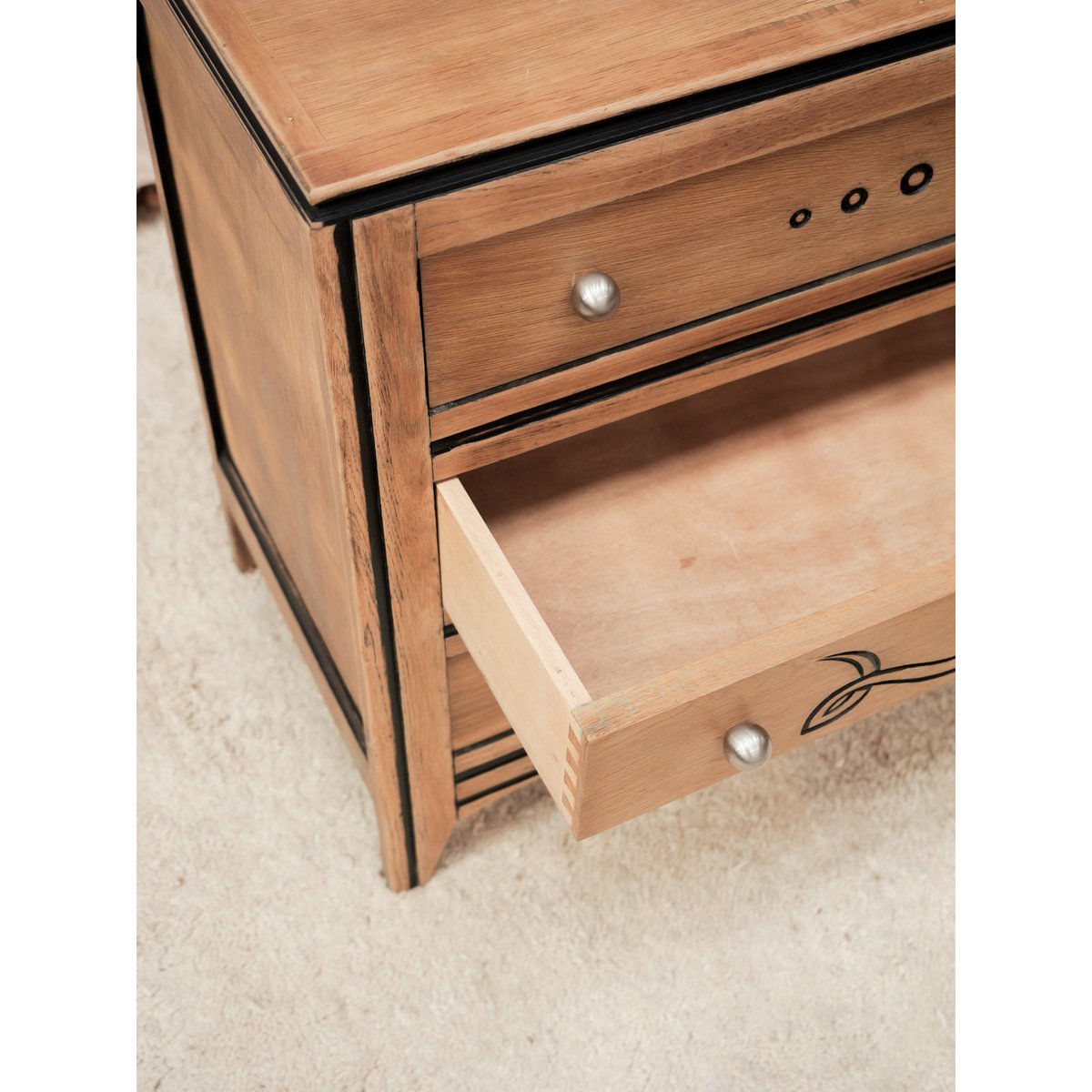 Commode en bois et motifs Olga N°1096 - Bon état bois clair, DEBONGOUT