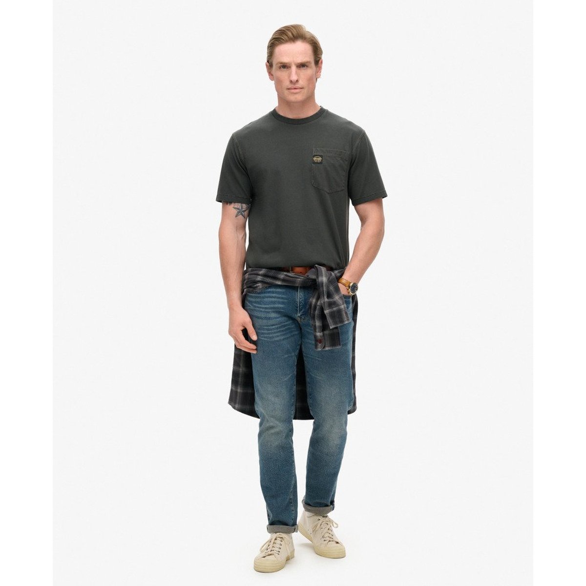 T-shirt à poche et surpiqûre contrastée noir délavé, SUPERDRY