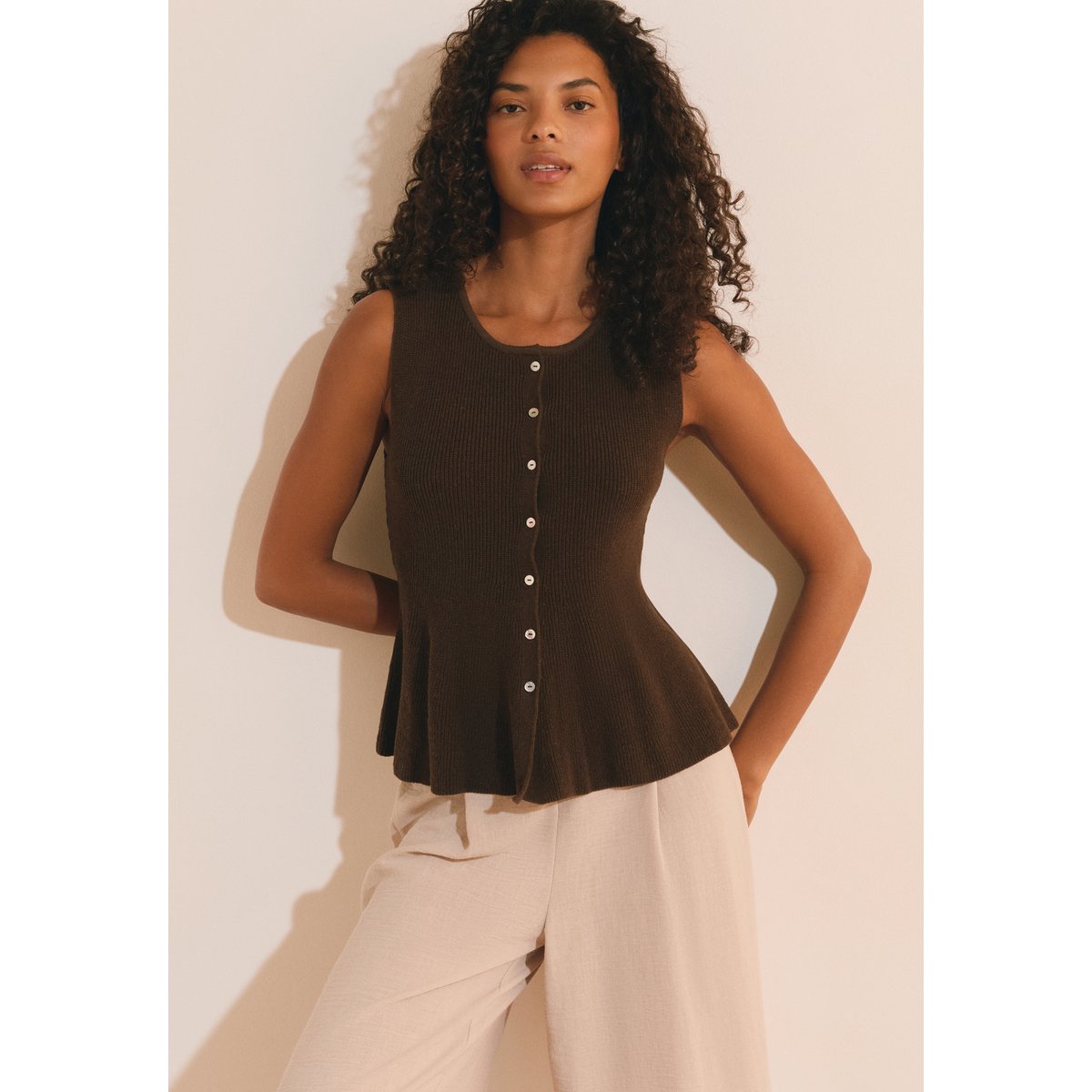 Cardigan sans manches avec coton SOAN CARDI chocolat, ETAM