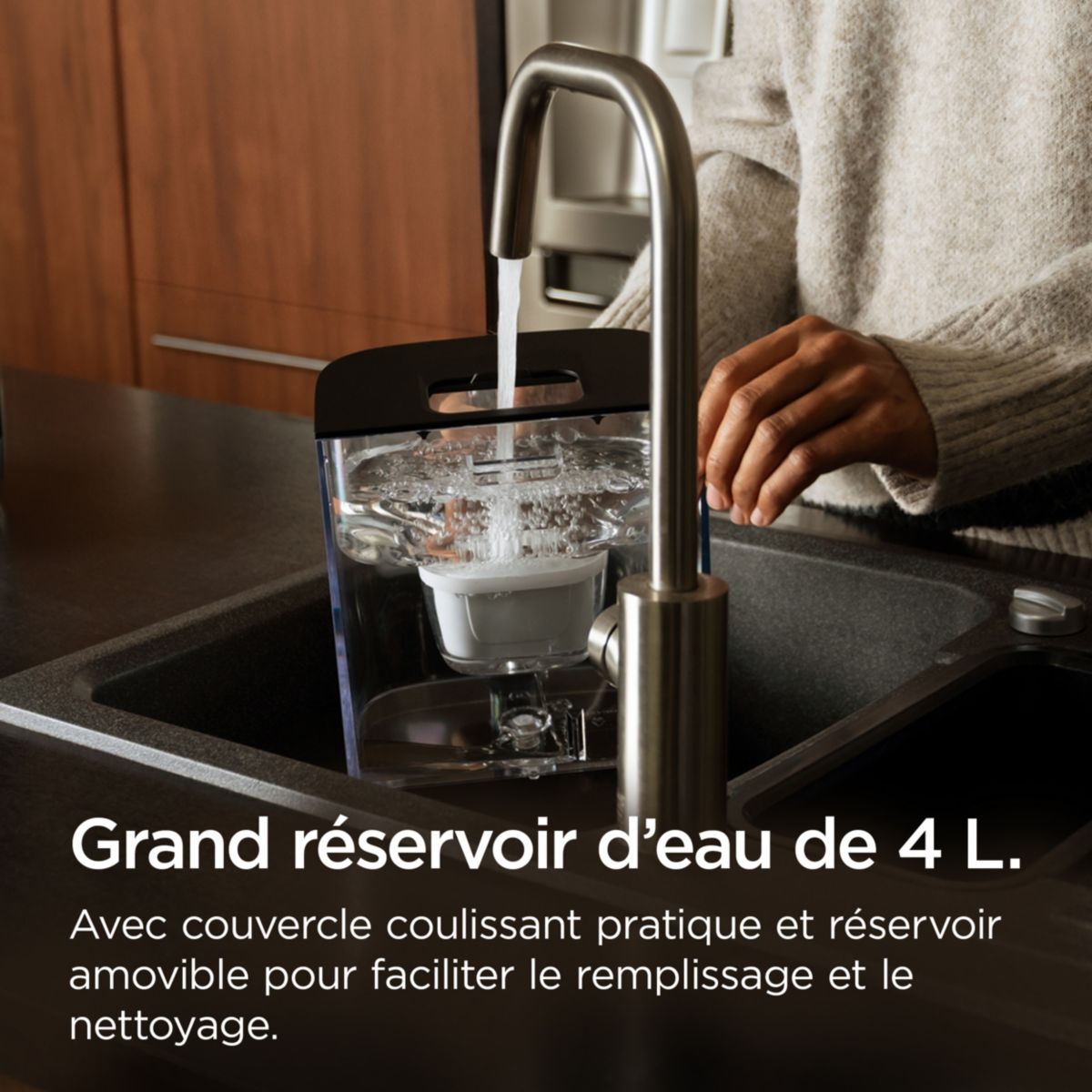 Fontaine à eau CUBE (4.0 L) technologie UV-C + 1 filtre à eau MAXTRA PRO Expert anti-tartre couleur unique, BRITA