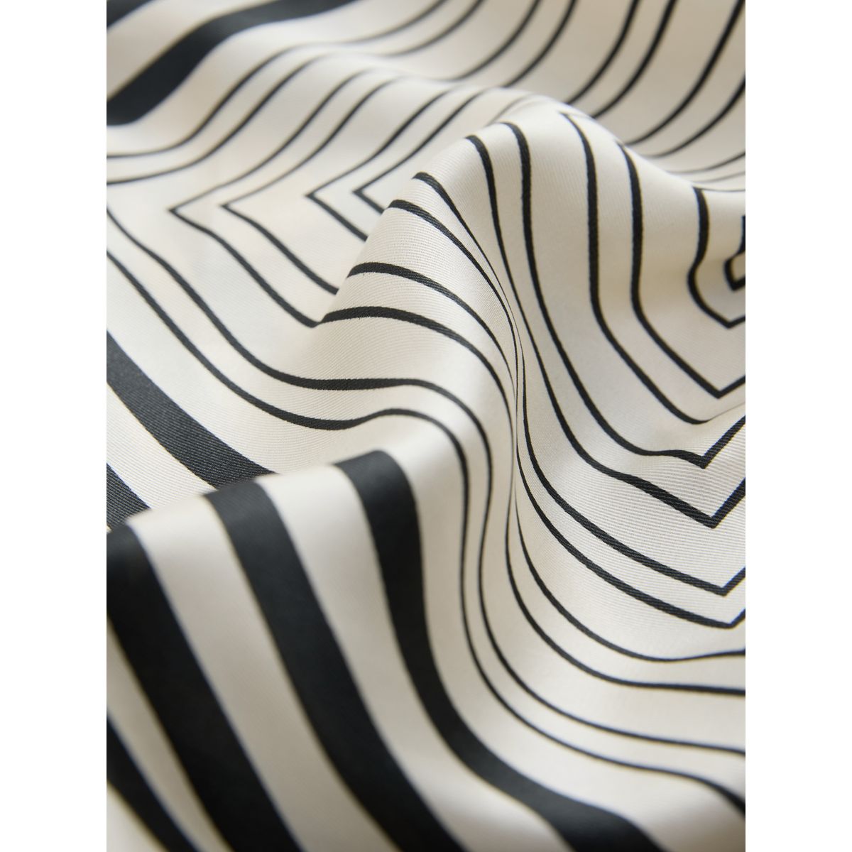 Robe midi à ourlet asymétrique effet foulard rayé noir et blanc, NEXT