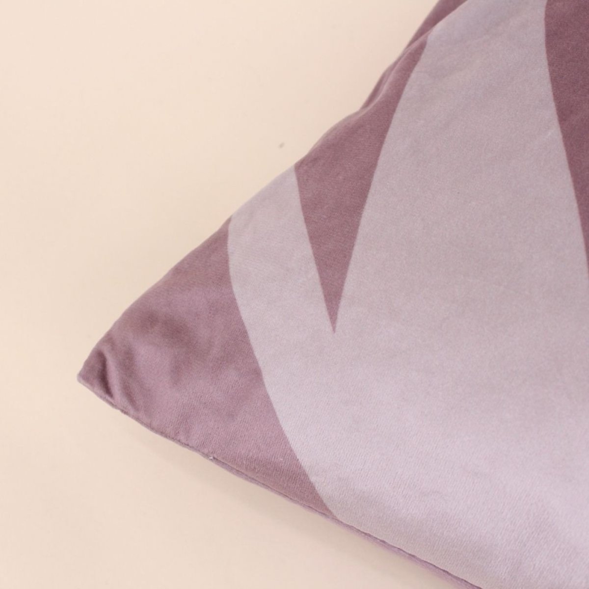 Coussin en velours zébré 40x60cm rose, ORNAMI