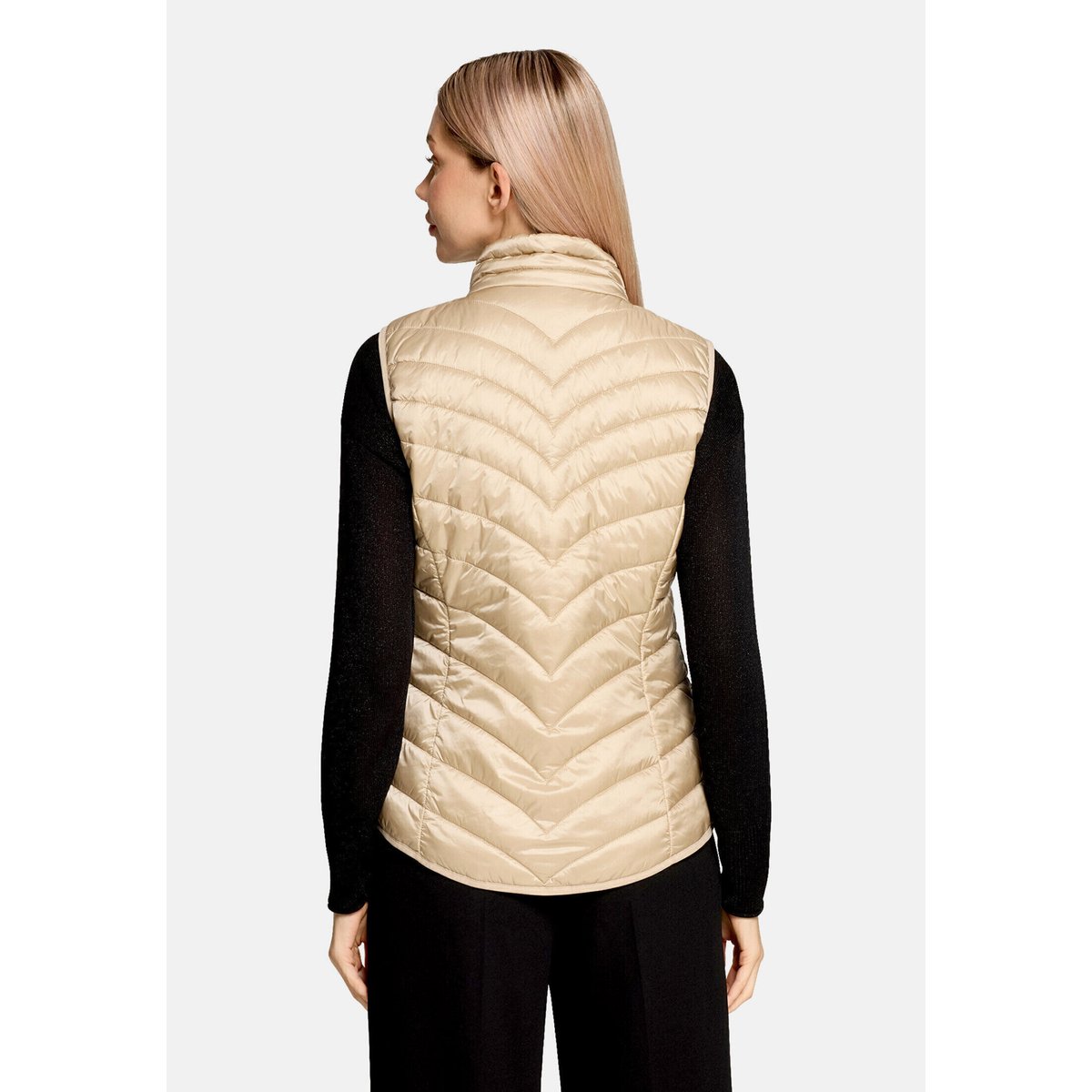 Veste sans manches matelassée à col droit beige, BETTY BARCLAY