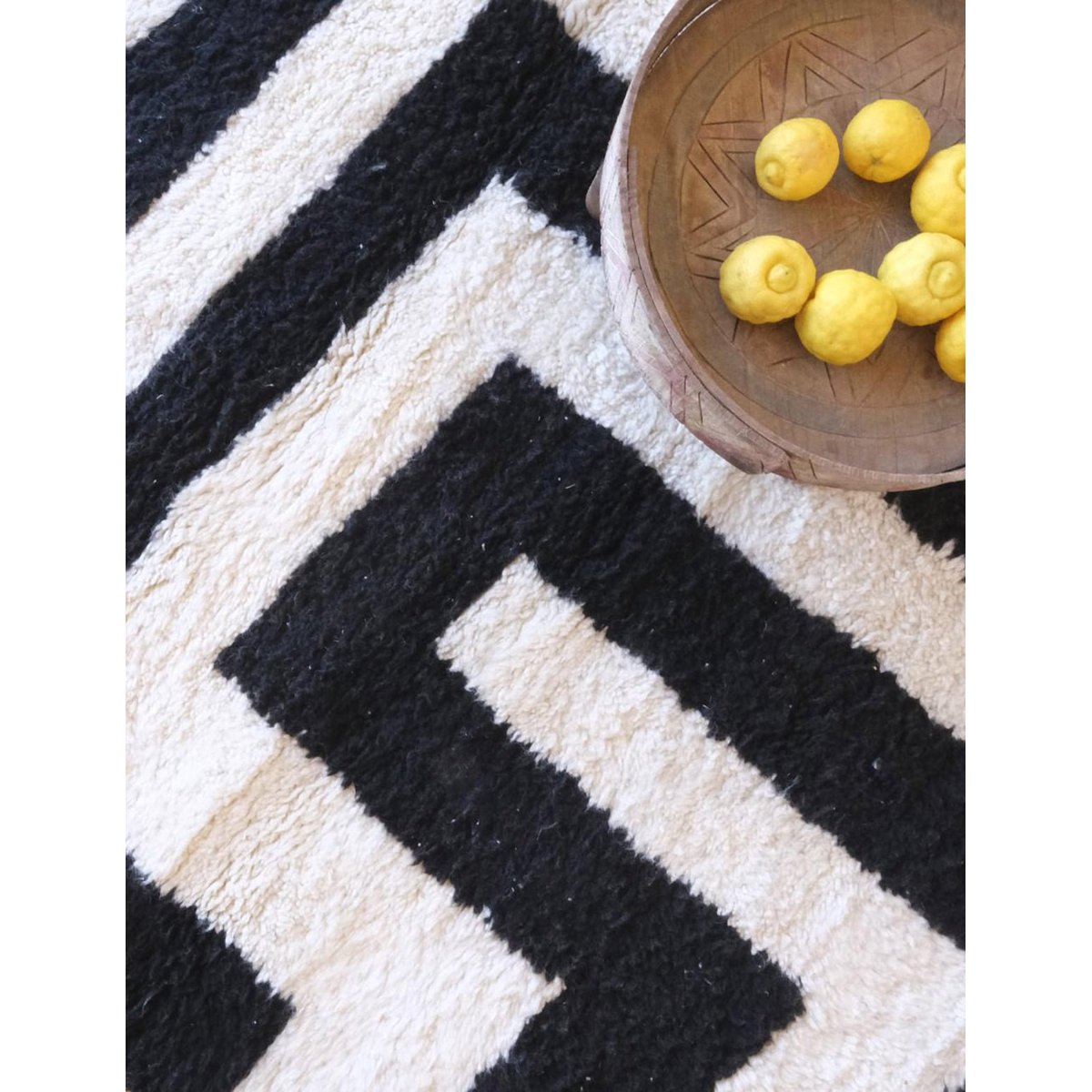 Tapis berbère élégant aux motifs labyrinthes en laine 242 x 347 cm noir intense, AFK LIVING