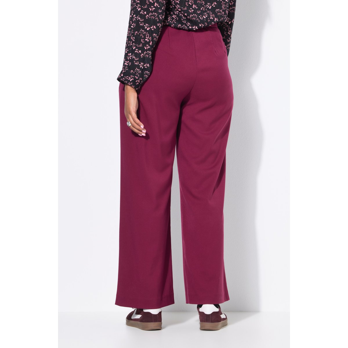 Pantalon taille haute à jambes larges et rouge vin, STUDIO UNTOLD