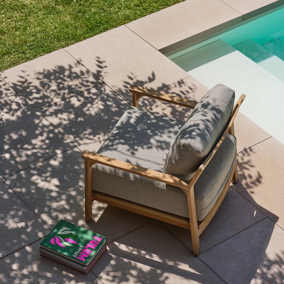 Salon de jardin bas en teck avec coussins gris chiné 2 personnes PIANA gris_chine, BERAH GETAH