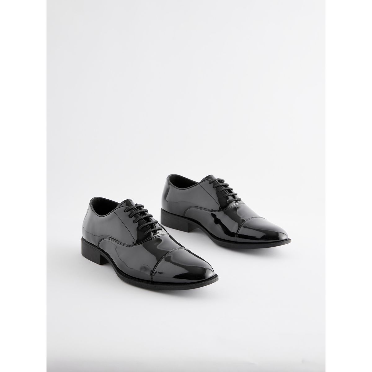 Chaussures oxford vernies à bout rapporté noir, NEXT