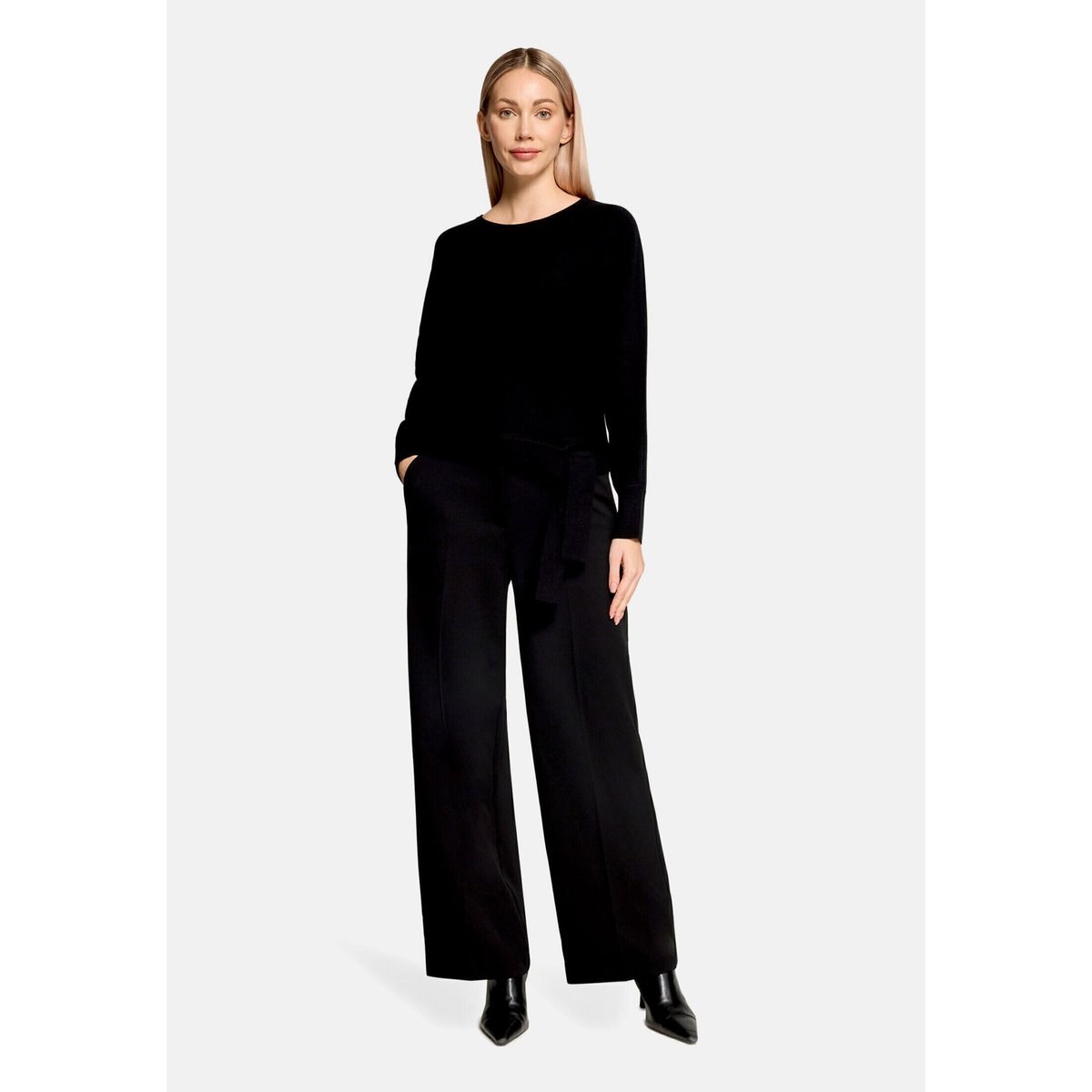 Pull-over en fine maille à manches chauve-souris noir, BETTY BARCLAY