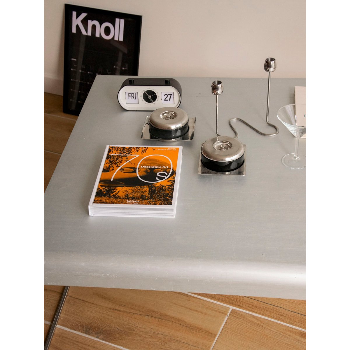 Grande table basse en inox Donna N°1520 - Bon état métal, DEBONGOUT