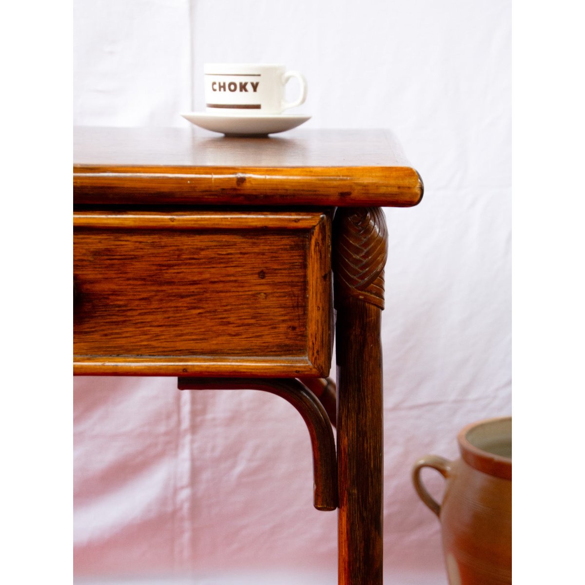 Bureau en rotin foncé Edouard N°1123 - Bon état bois foncé, DEBONGOUT