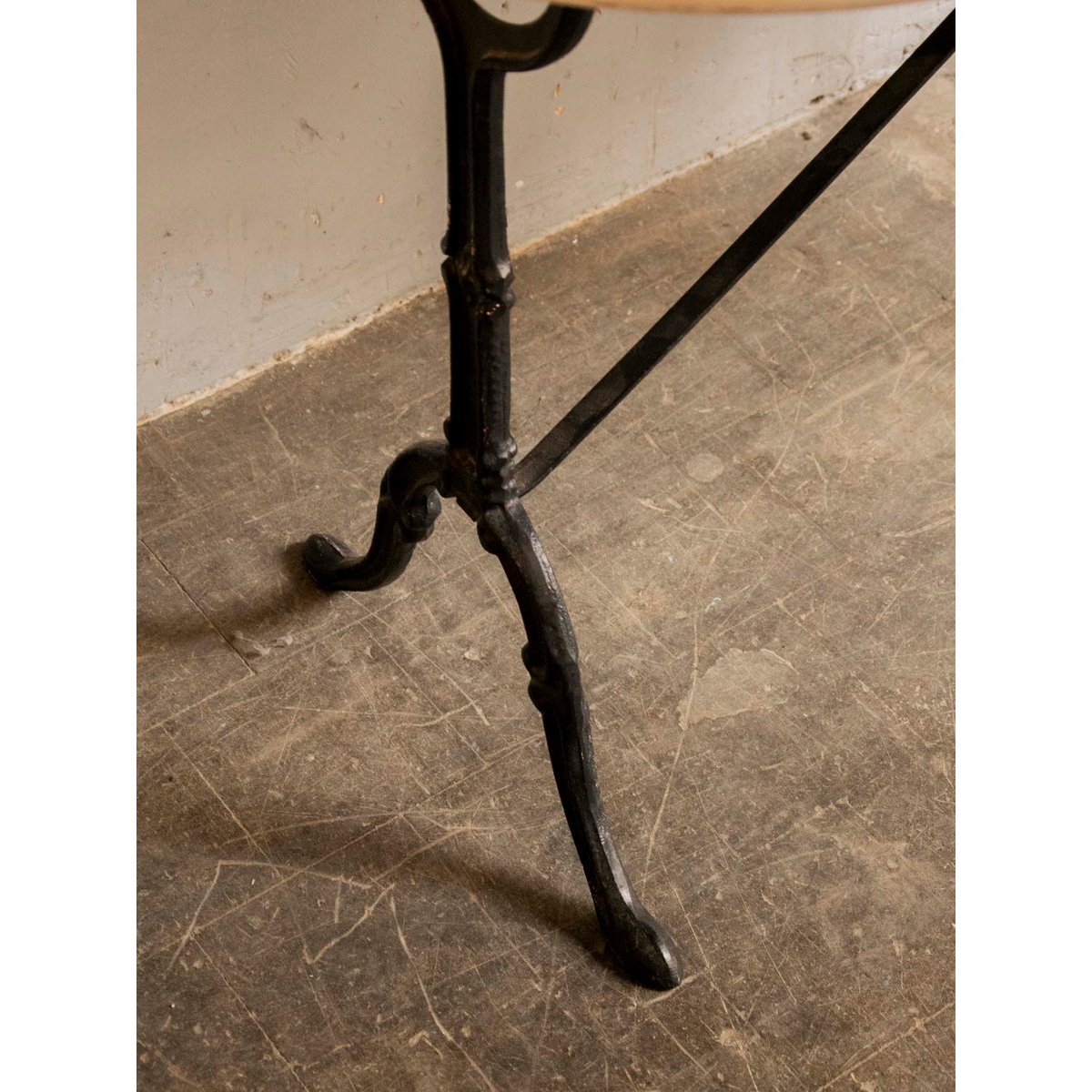Table à manger en marbre et métal Romy N°1515 - Bon état blanc, DEBONGOUT