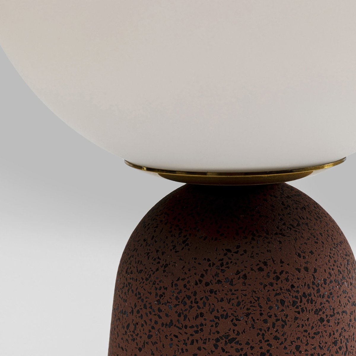Lampe en verre et ciment, BOLLIE rouge, KARE DESIGN