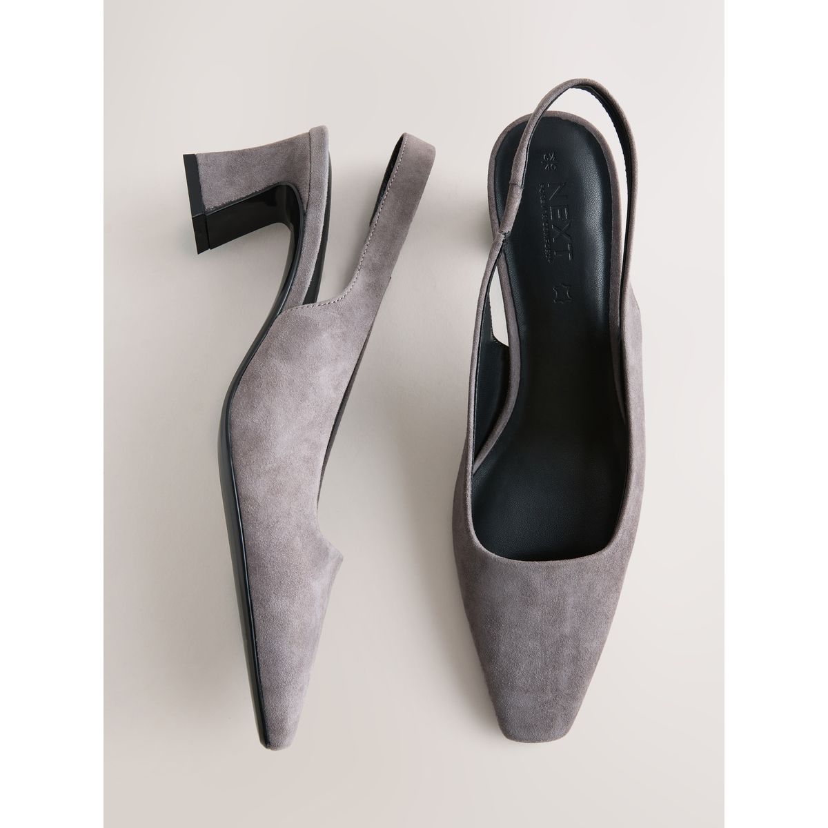 Chaussures en daim bride arrière/talon carré gris, NEXT