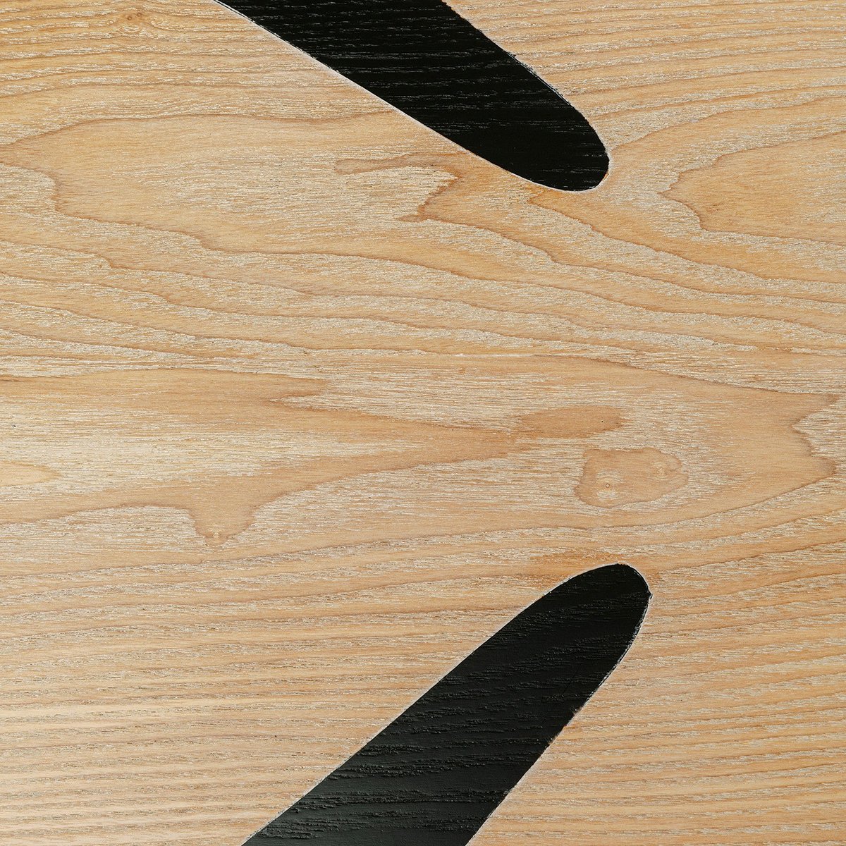 Table basse en frêne, PETAL noir, KARE DESIGN