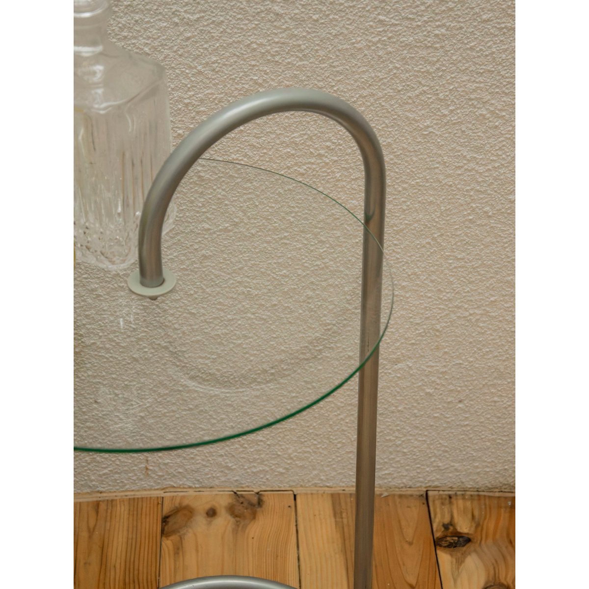Table d'appoint aux lignes courbes Hanna N°1611 - Bon état transparent, DEBONGOUT