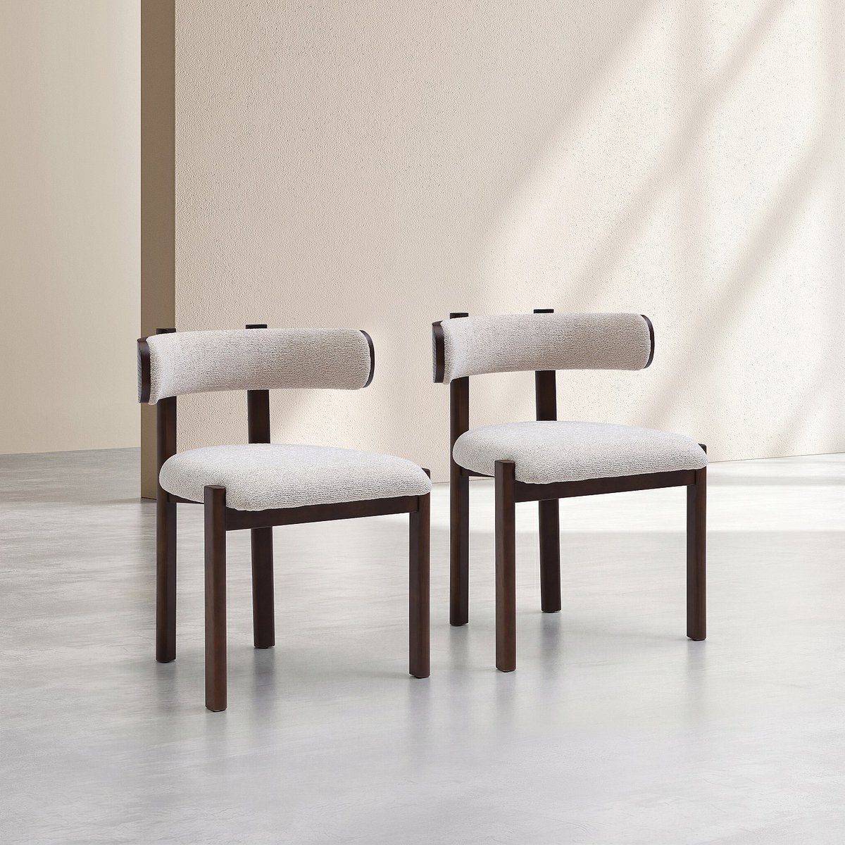 Lot de 2 chaises en tissu et bois massif couleur noyer YOUNA beige, HABITAT