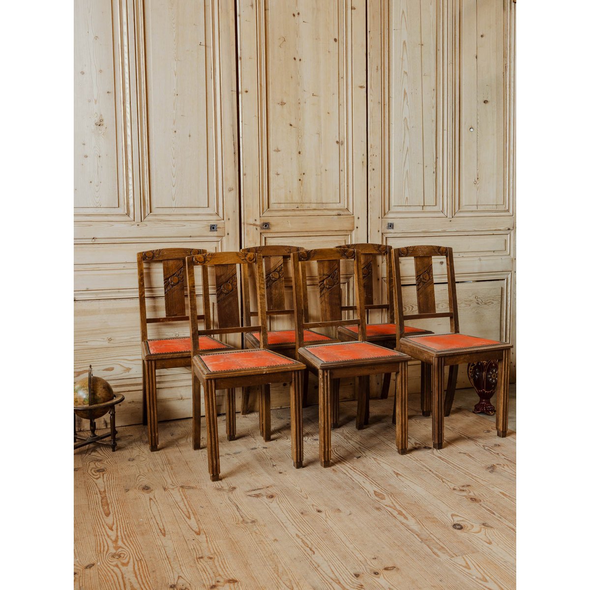 Lot de 6 chaises en bois et velours rouge Claude N°1352 - Bon état bois foncé, DEBONGOUT