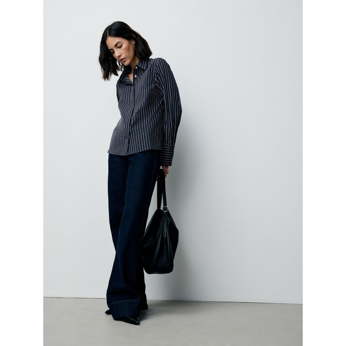Chemise stretch ajustée à manches longues bleu marine rayé, NEXT
