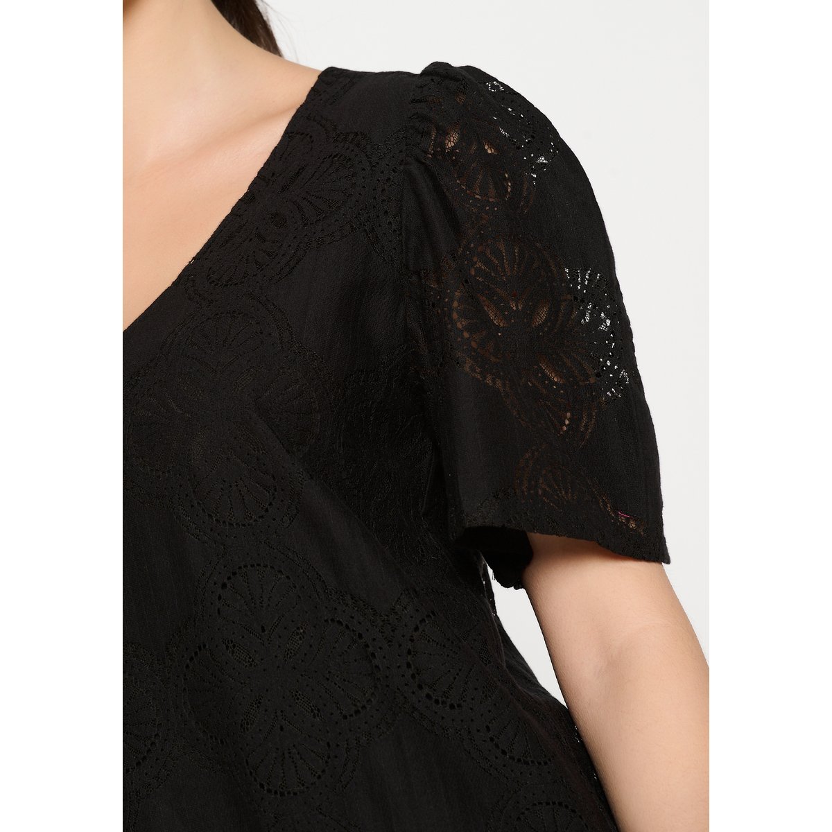 Robe courte en broderie anglaise noir, LOLALIZA