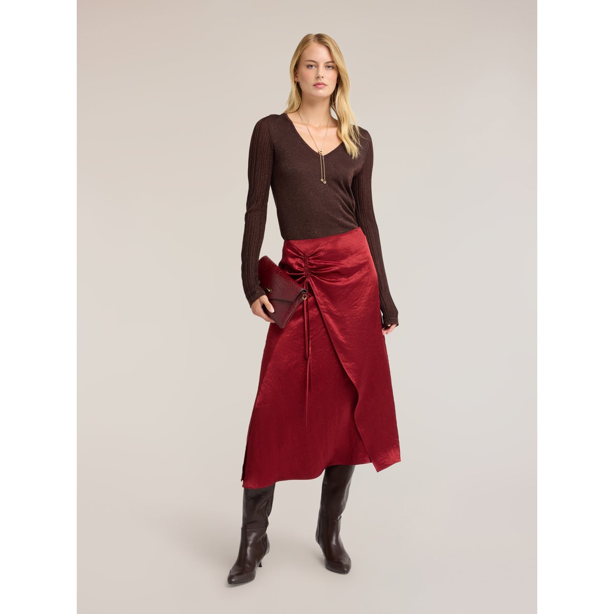 Pull col V marron, MOTIVI