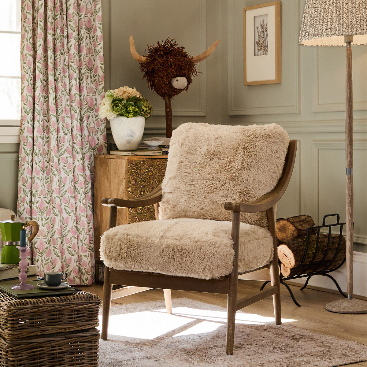Struan Mid-Century Faux Fur Armchair with Solid Oak Frame natural, VOYAGE MAISON