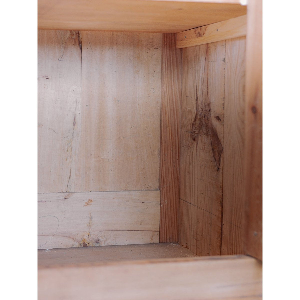 Armoire de campagne en bois clair rénovée Blandine N°501 - Bon état bois clair, DEBONGOUT