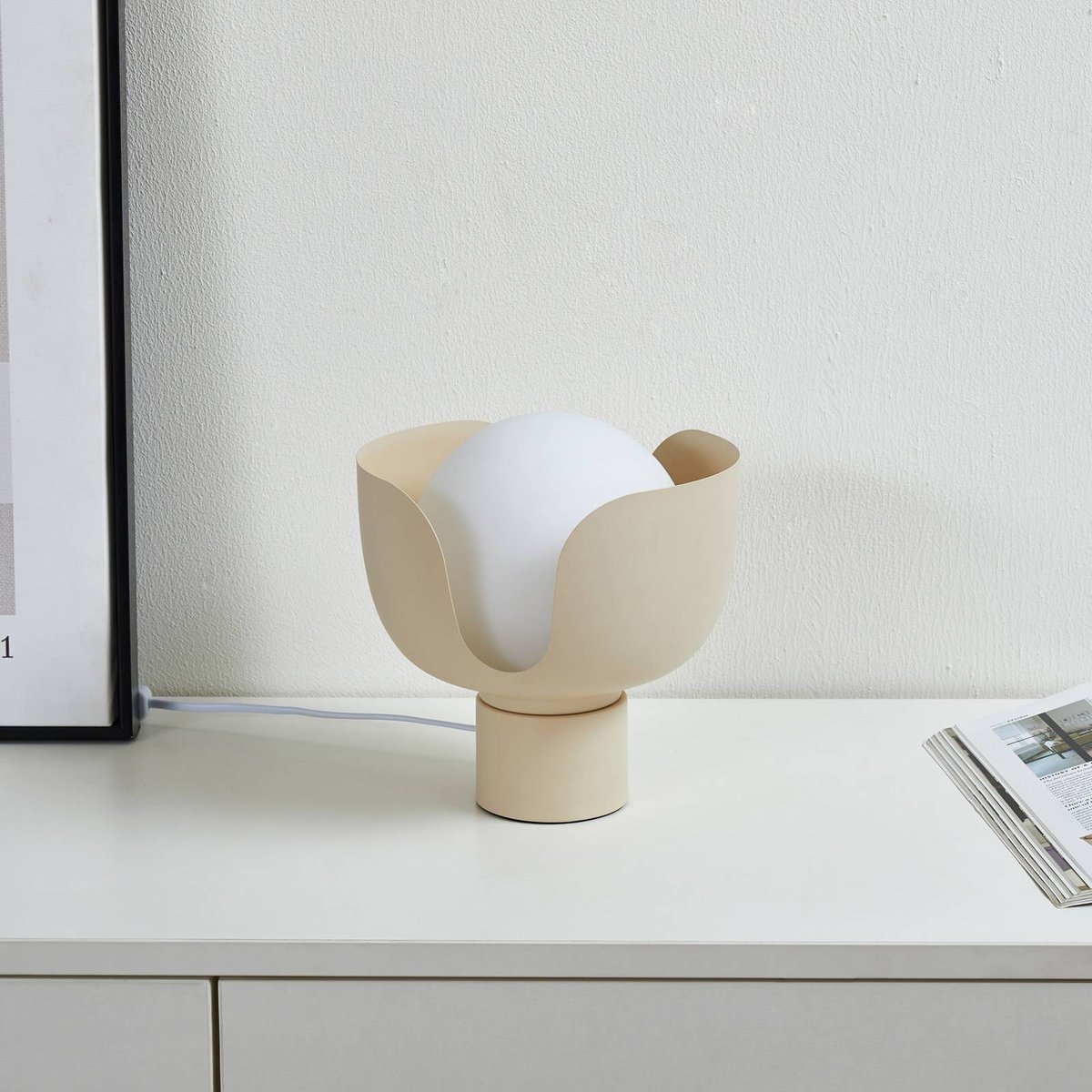 Lampe à poser en métal moderne, Fiora beige, blanc, LINDBY
