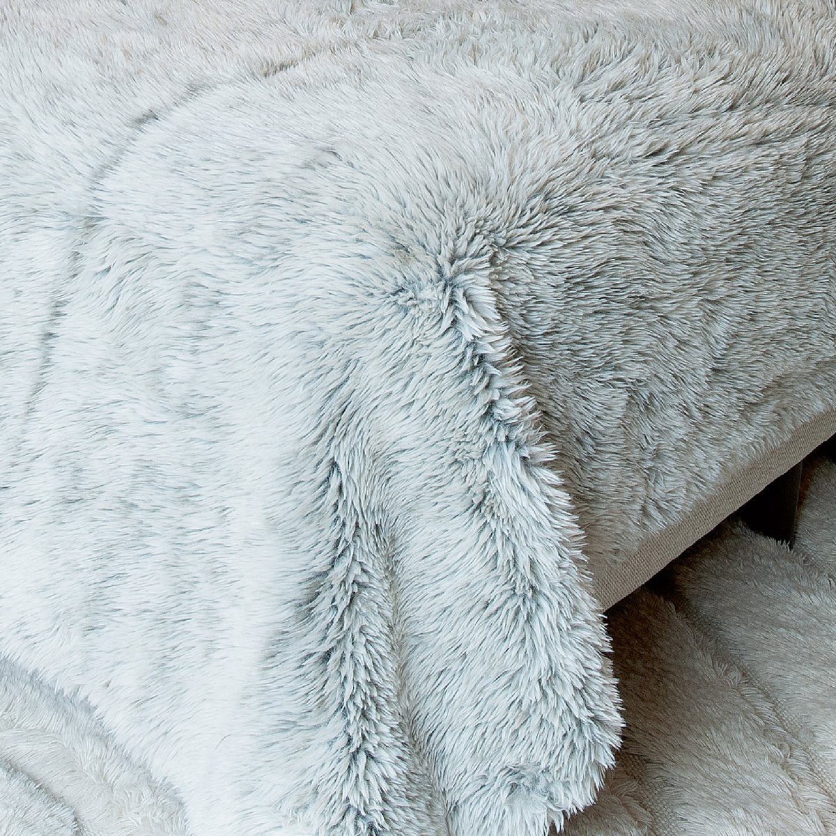 Plaid ou jeté de lit Imitation Fourrure Doux gris, LINDER