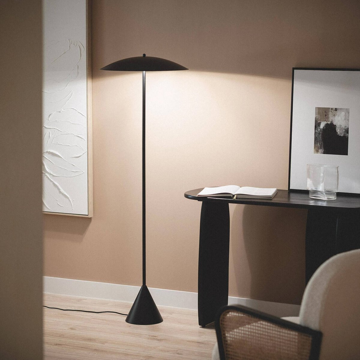 Lampadaire intérieur métal Ø50cm LYSE noir, SWEEEK