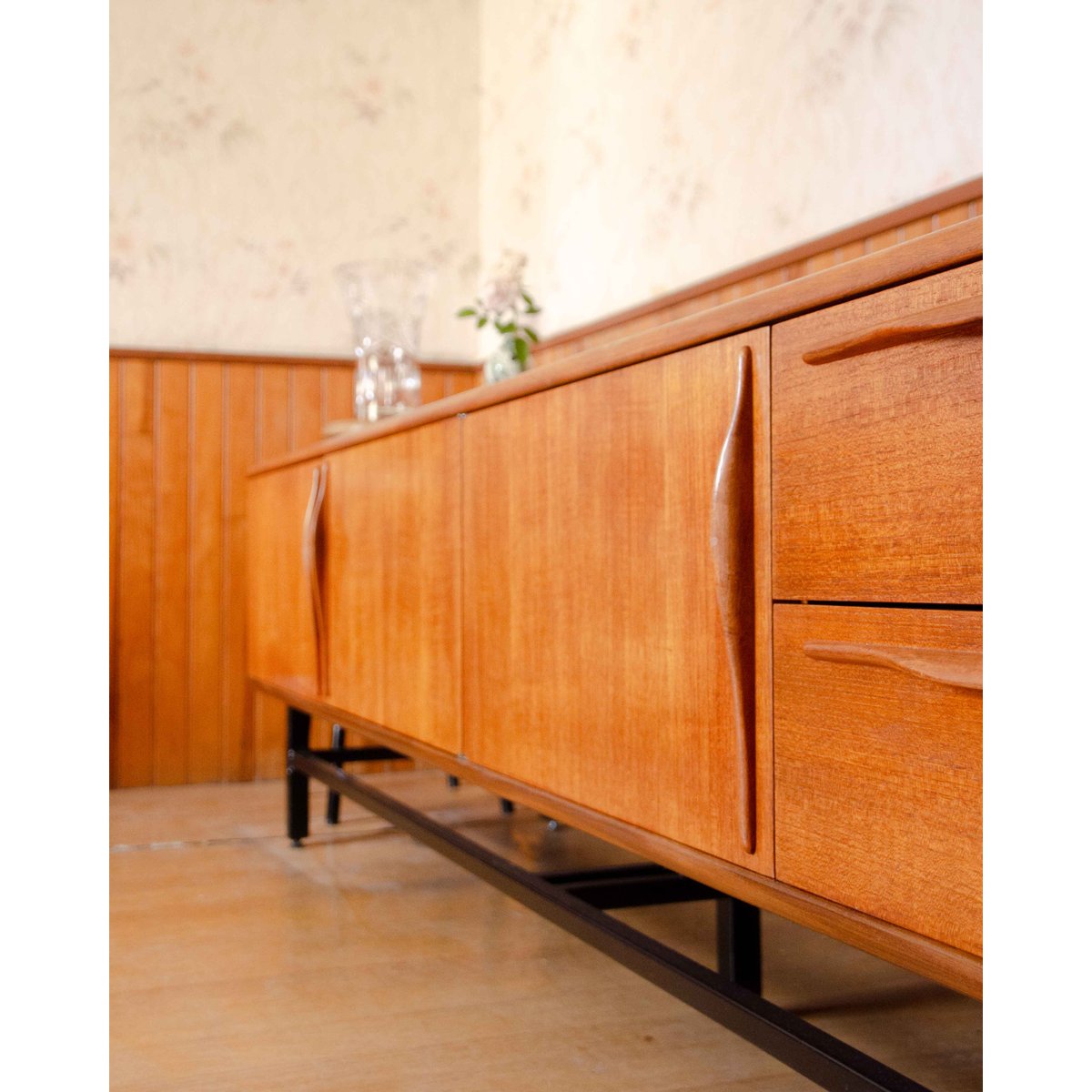 Grande enfilade noire et bois clair Margaret N°507 - Bon état bois clair, DEBONGOUT