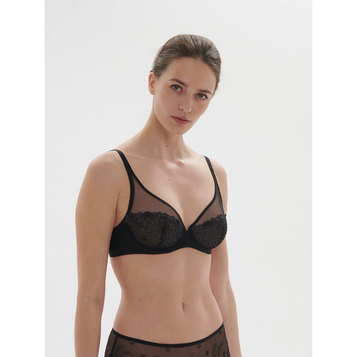 Soutien-gorge avec armature décolleté plongeant, DÉLICE noir, SIMONE PERELE