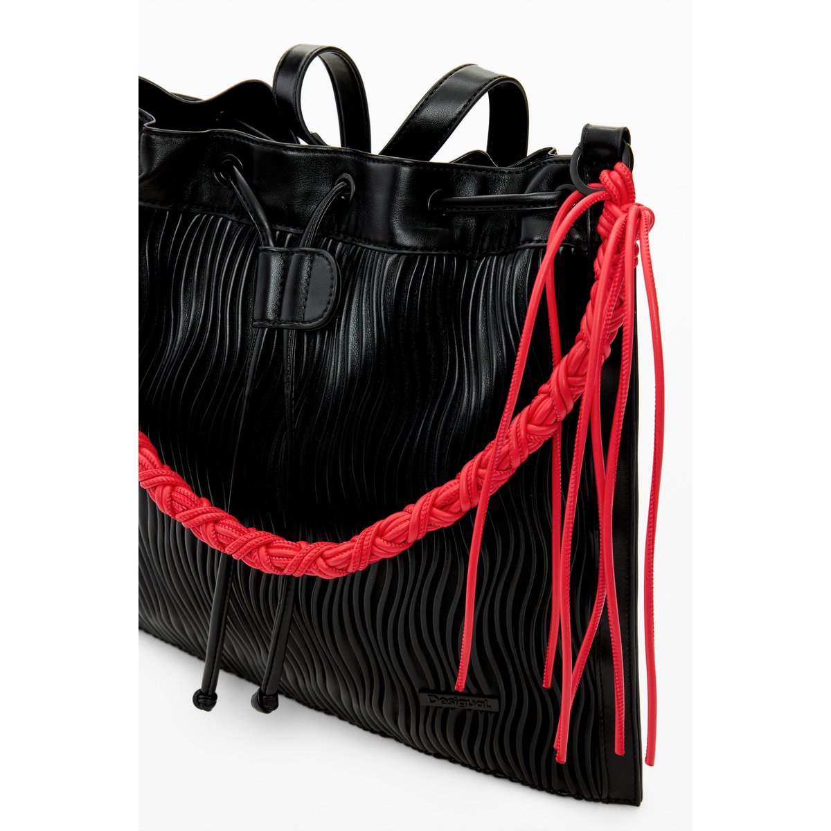 Sac à dos moyen en relief noir, DESIGUAL