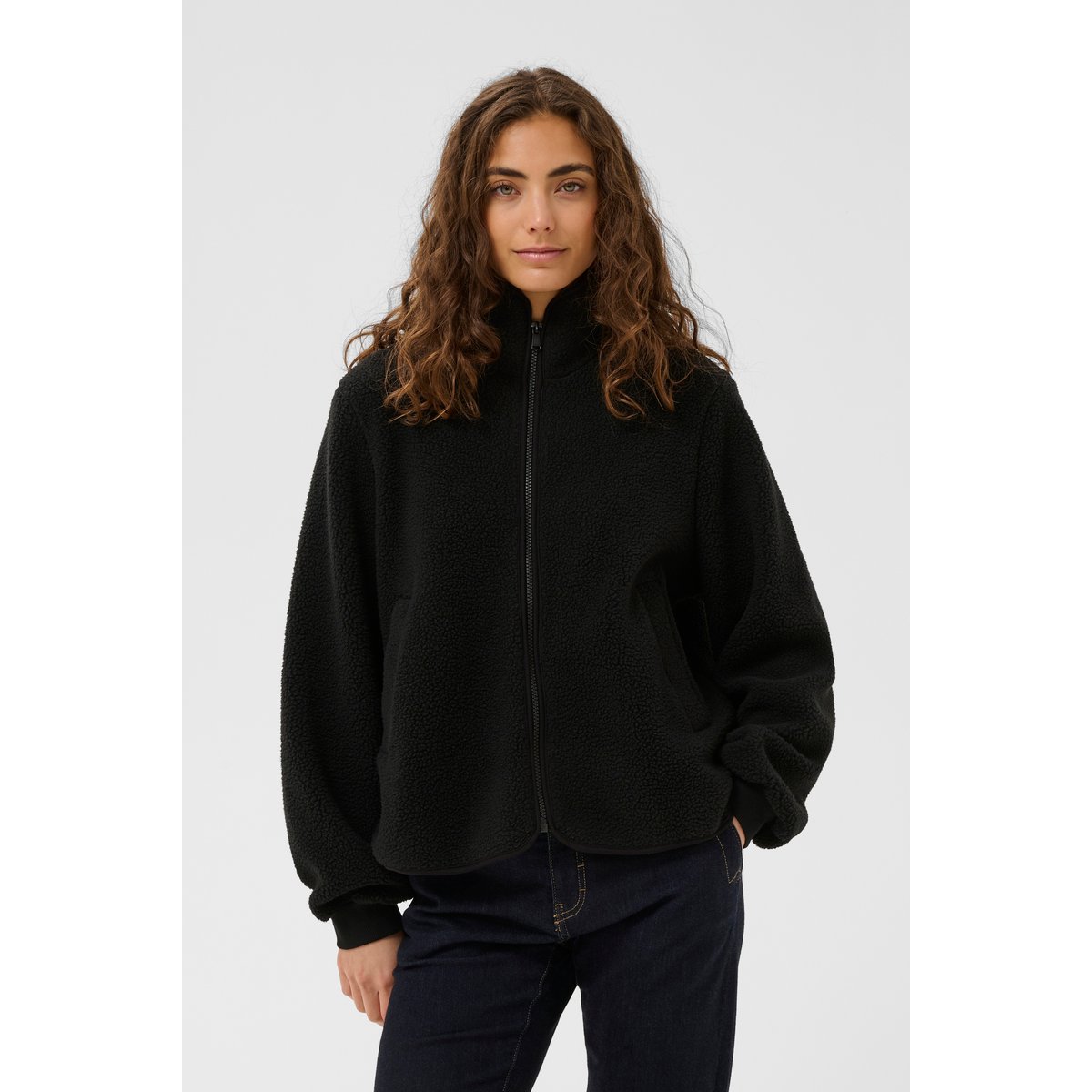 Manteau noir, CULTURE