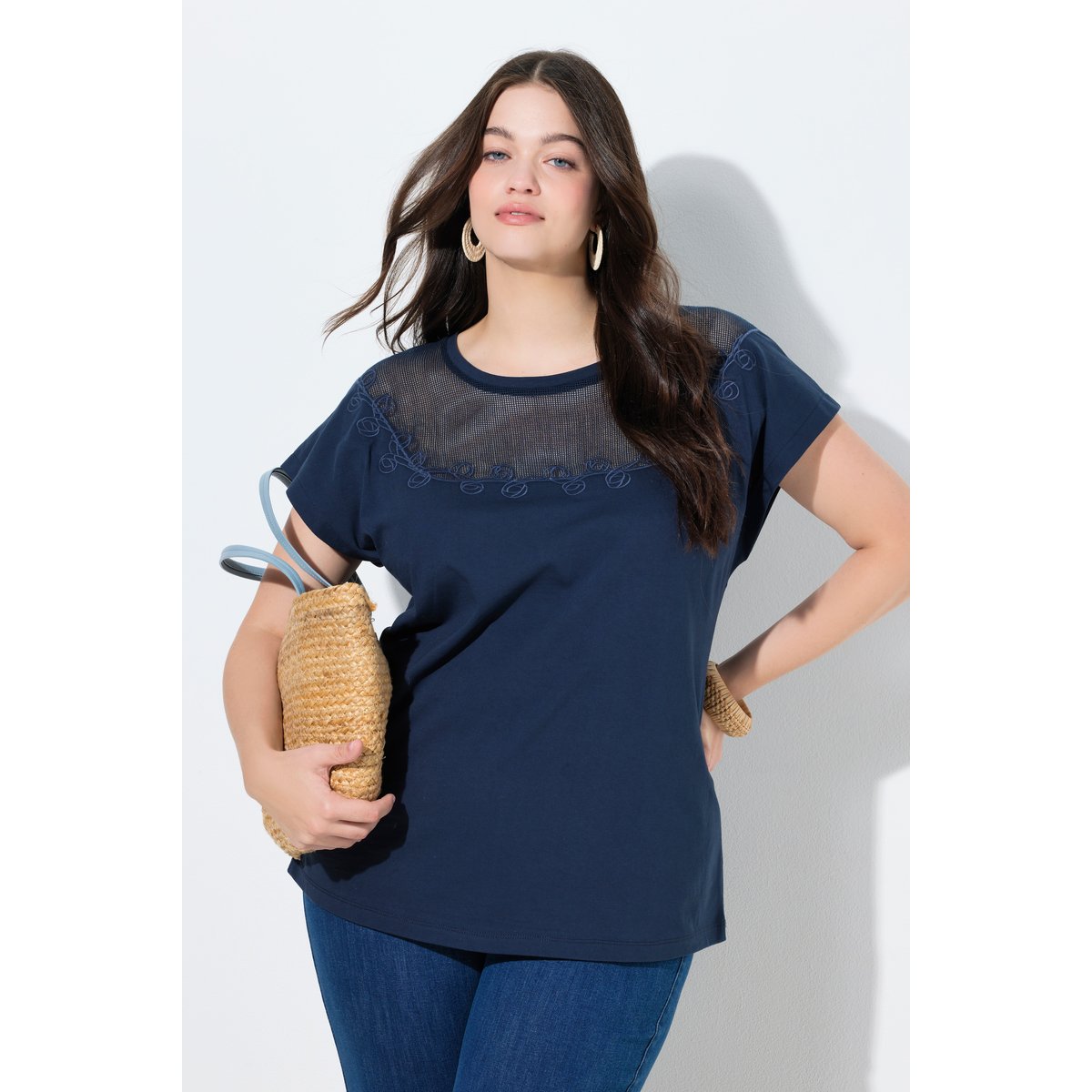 T-shirt en coton bio, empiècement en crochet marine, ULLA POPKEN