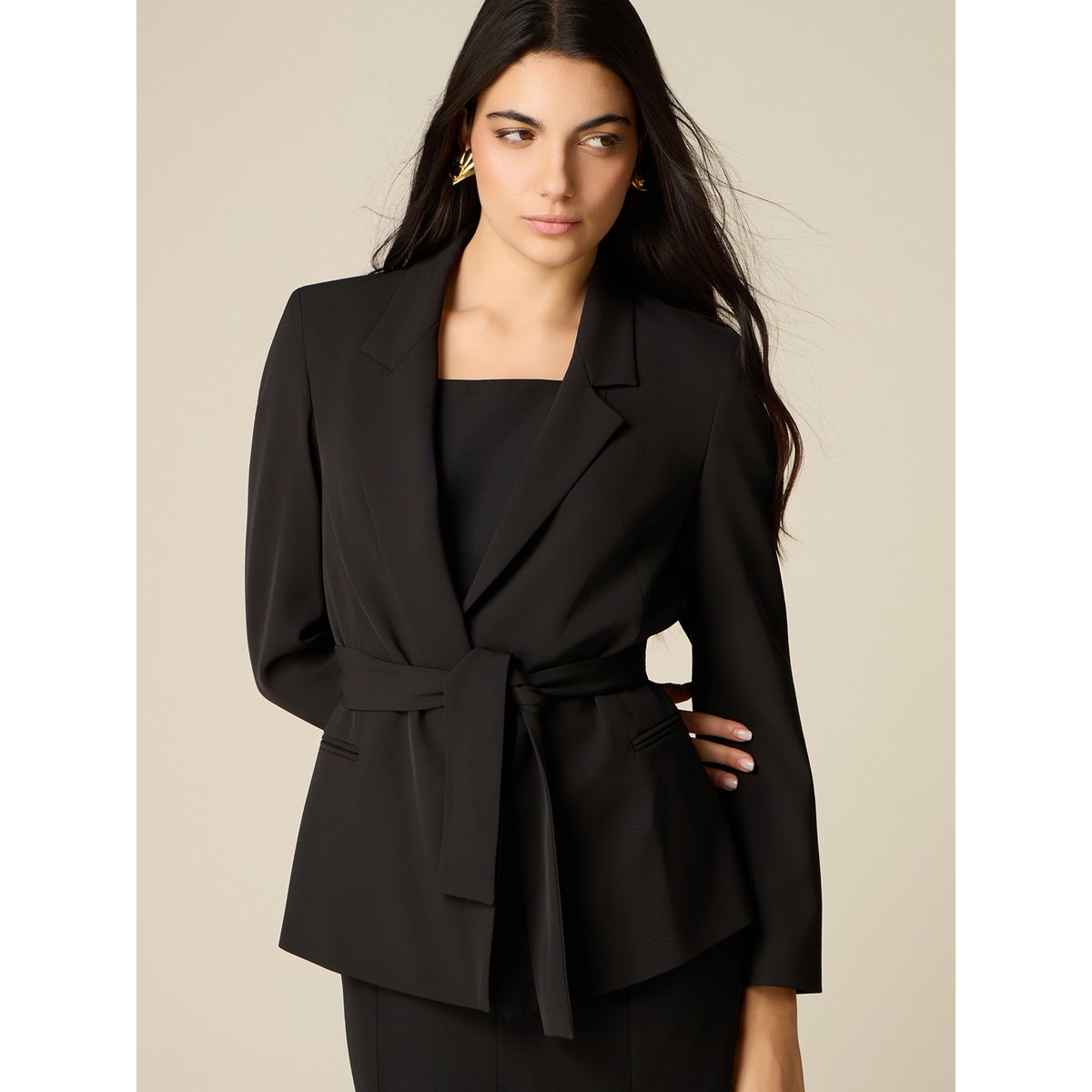 Blazer avec ceinture à nouer noir impression, OLTRE