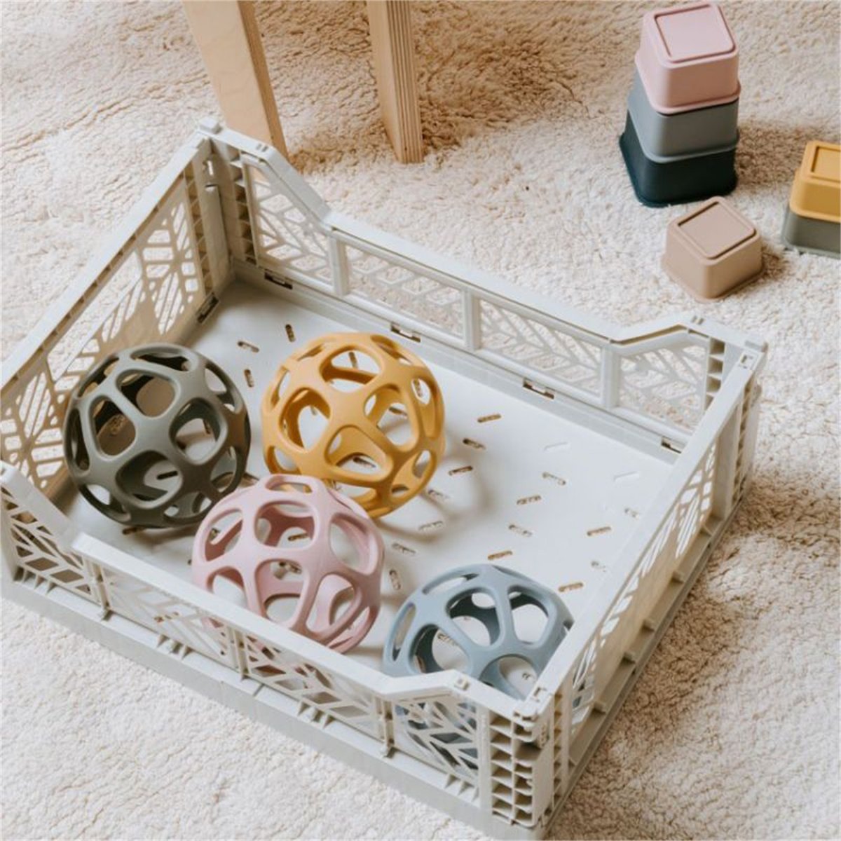 Balle de préhension en silicone jaune ocre, BABY'S ONLY