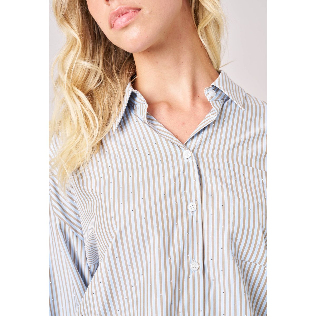 Chemise rayée femme avec détails brillants HOLMY blue, DEELUXE