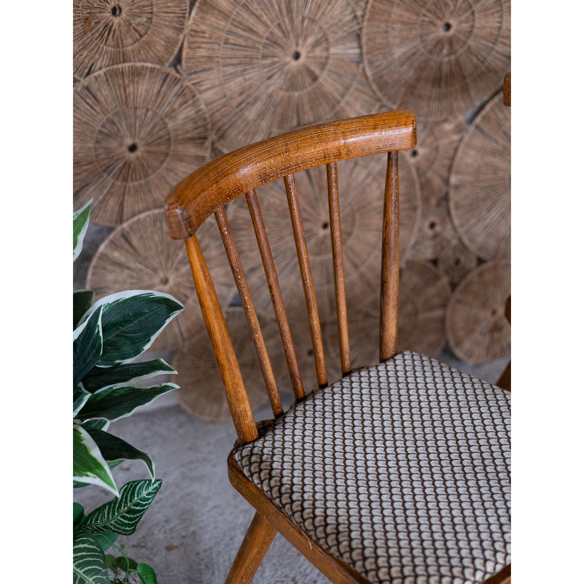 Chaise scandinave vintage Alma N°2048 - Bon état bois clair, DEBONGOUT