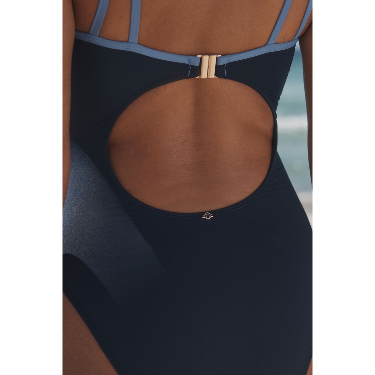 Maillot de bain active à encolure dégagée bleu, NEXT