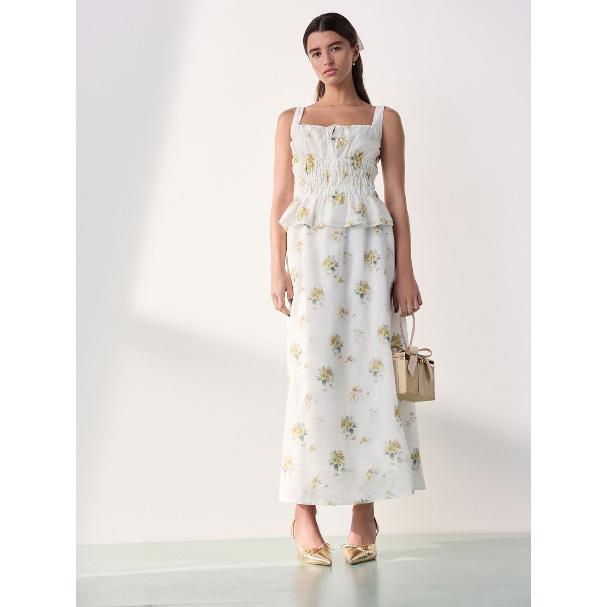 Top smocké avec liens tabitha simmons x next broderie florale blanche et jaune, NEXT