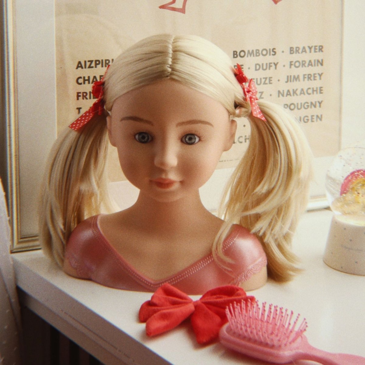 Tête à coiffer rouge, rose, beige, KONGES SLOJD